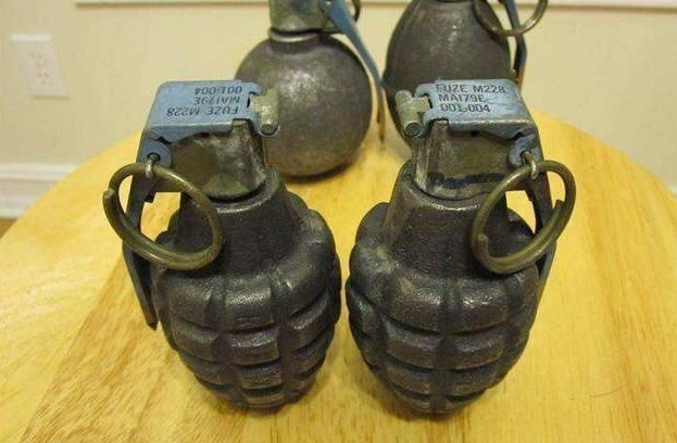 他是《征服》里的神秘大哥，势力比刘华强还大，现实中也相当狂妄