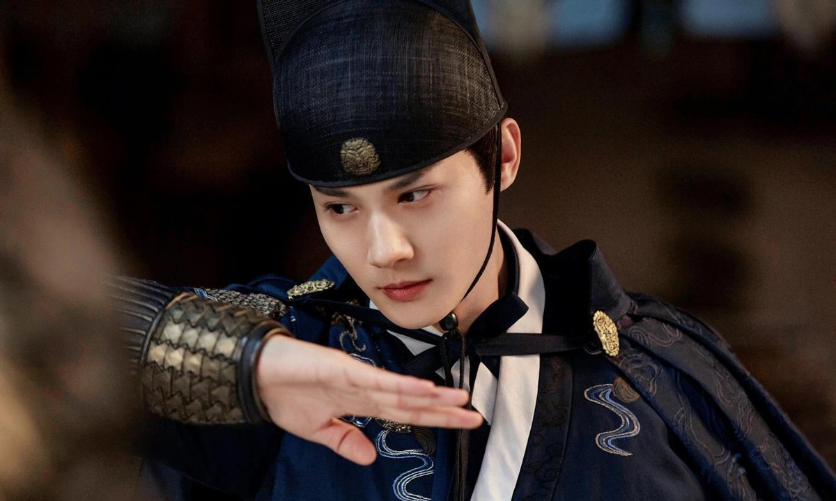 穿飞鱼服我只服这11位男星！穿上后个个化身为万人迷，霸气侧漏