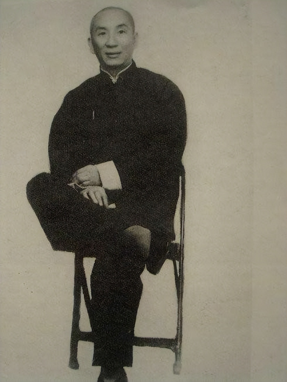 真实的叶问:身高1米6,爱抽大烟和逛妓院,也没有和日军打过擂台