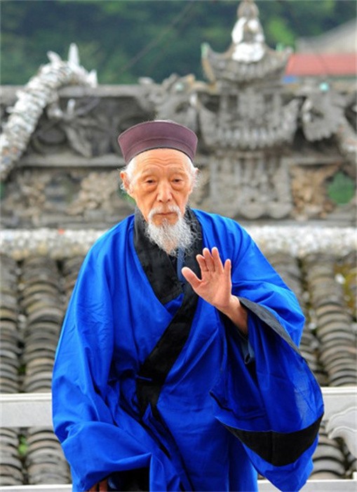 明朝16个皇帝都苦寻张三丰,历史上的张三丰,到底活了多少岁?