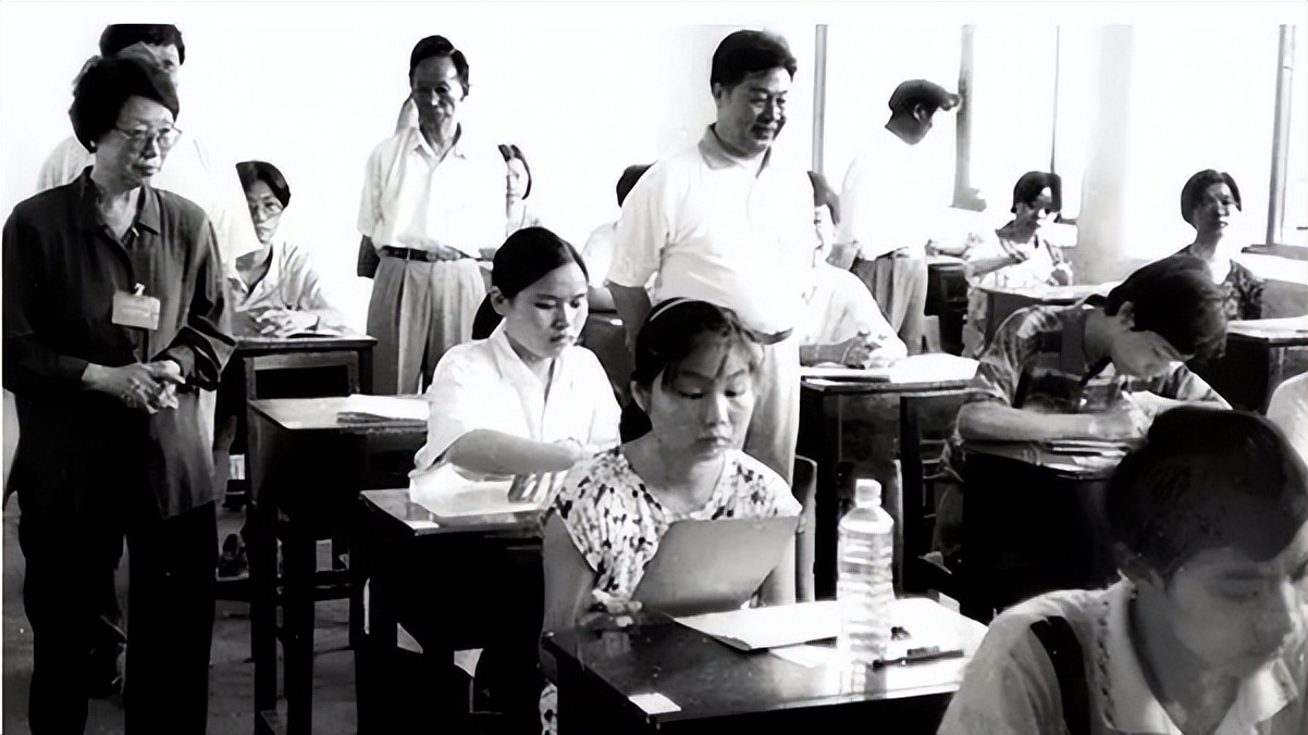 高考1977-2021，哪一张照片是属于你的记忆，太珍贵