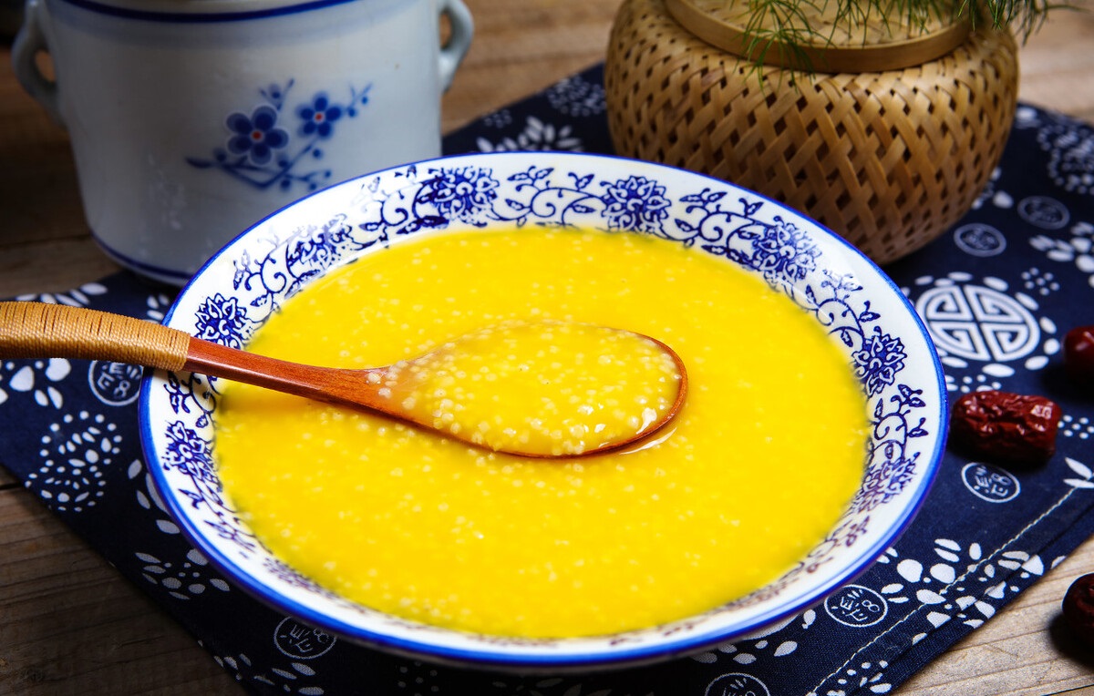 喝粥、吃面条、喝牛奶，都不能养胃，还可能使胃病变得更严重