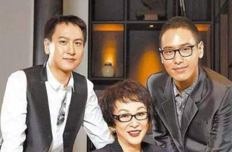 汤臣集团公子汤珈铖，父亲去世留上海133套房，一套市值2亿