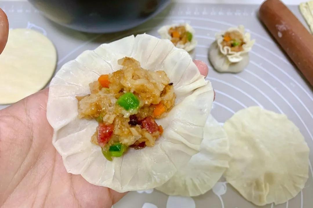 腊肠晾好了，不会吃可不行！分享4种美味做法，家人孩子都爱吃