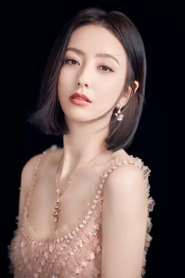 佟丽娅：甜美恬静，温婉优雅，美丽大方