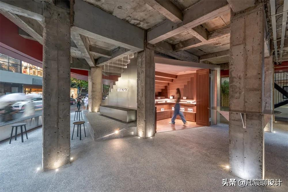 凡宸聊设计:为什么现在网红店设计得都像「装修工地」?