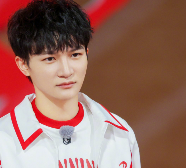 奔跑吧：蔡徐坤弹跳厉害，周深撕名牌顽强，白鹿对着刘畊宏求放过