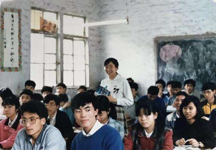 辽阳首富袁宝璟：白手起家却误入歧途，为求免死，捐给国家495亿