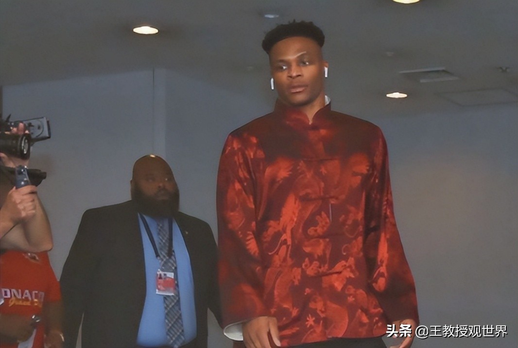 低调看为什么看不了nba了(央视复播NBA，却让人高兴不起来，网友：道歉没看到啊？)