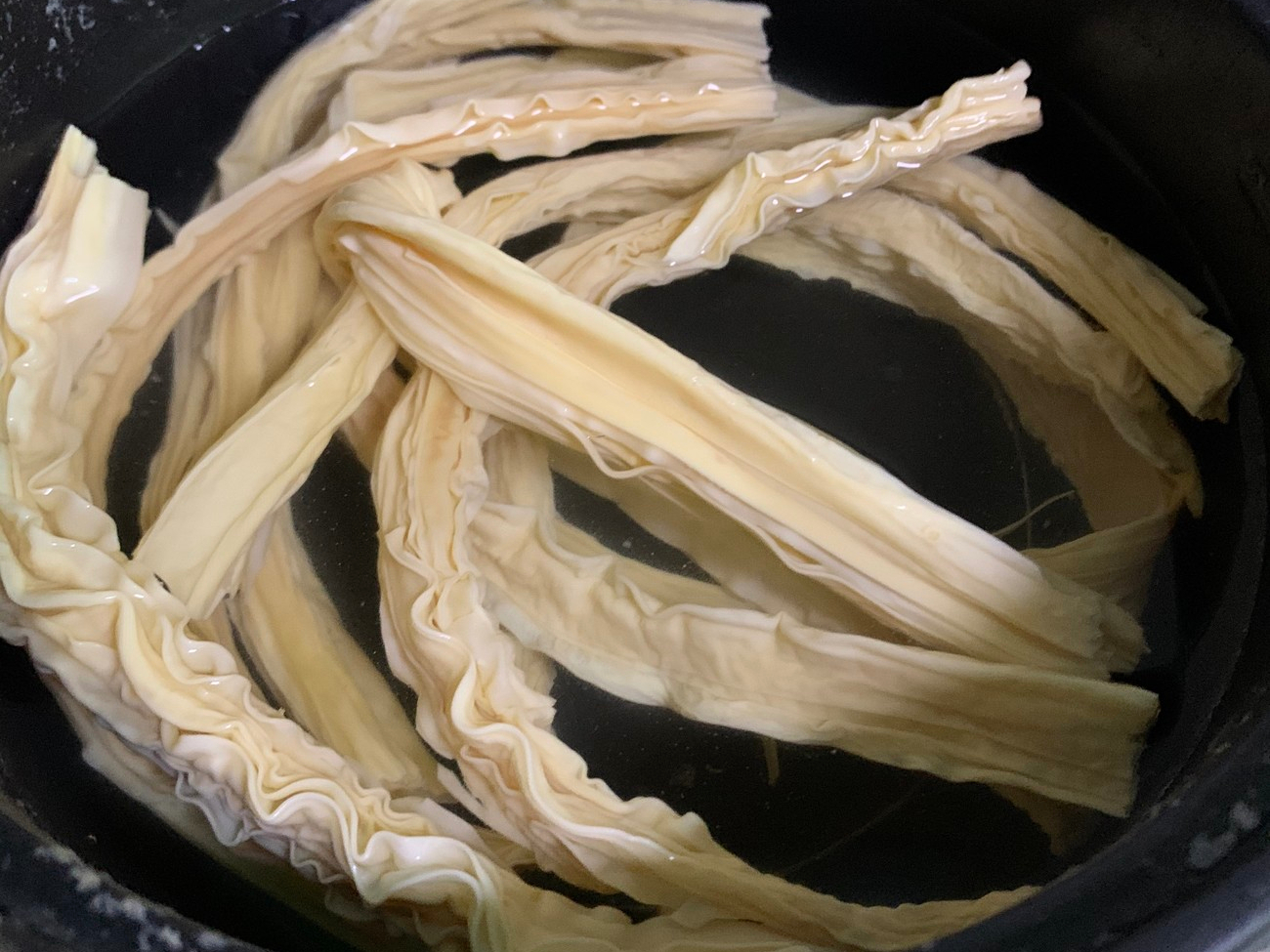 牛肉怎样炖才熟得更快？老师傅教我3个小技巧，牛肉烂鲜香没腥味