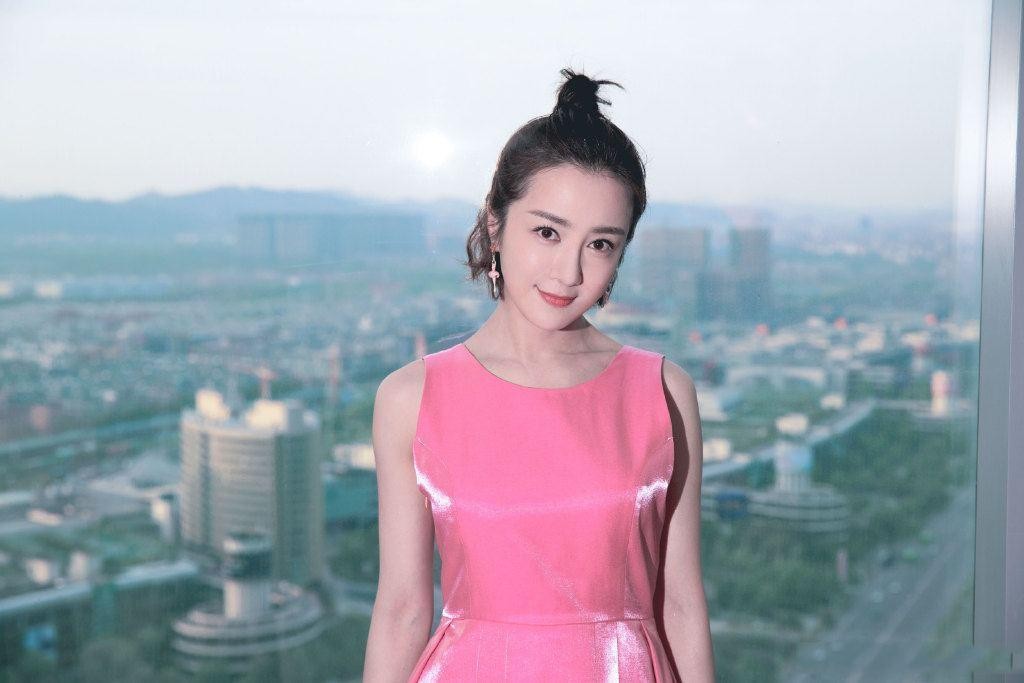 一脸“苦瓜相”却还能演大女主，这8位女星越看越丧，导演咋想的