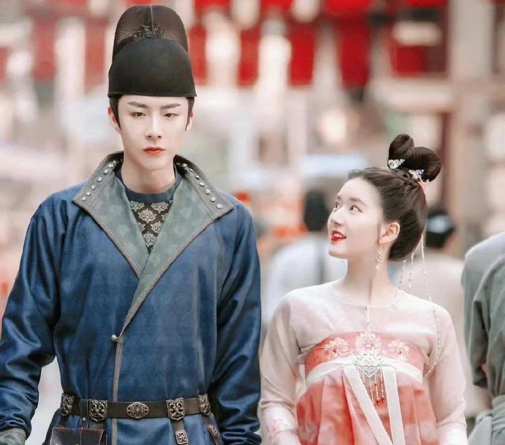 身高超185的10位男星，个个“鹤立鸡群”，不用自欺欺人谎报身高