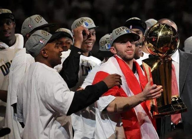 一笑倾城！NBA美貌最出众的10位太太，奥库、海沃德真人生赢家