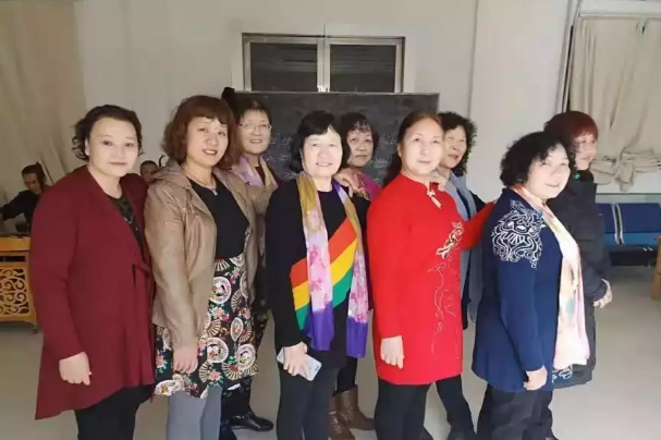 儿子北漂当流浪歌手，却失联19年，敦煌母亲为寻子做整形手术