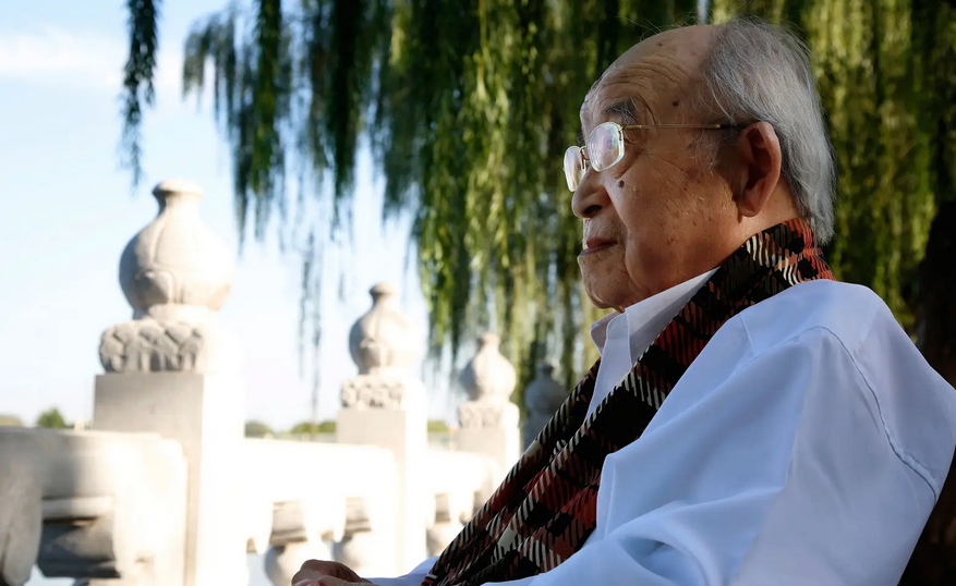 著名词作家乔羽因病去世，享年95岁，代表作有《让我们荡起双桨》