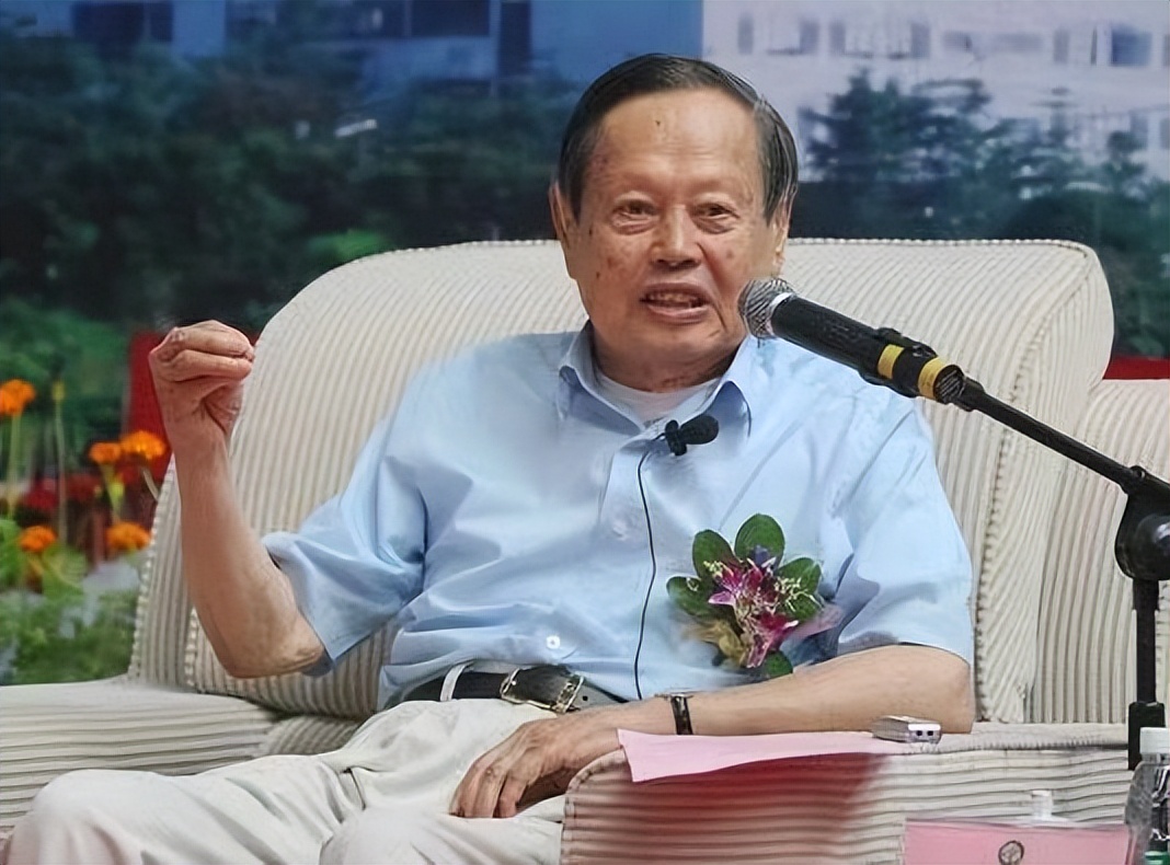 人类基础科学已被锁死？爱因斯坦提出大统一理论，为何久久完不成