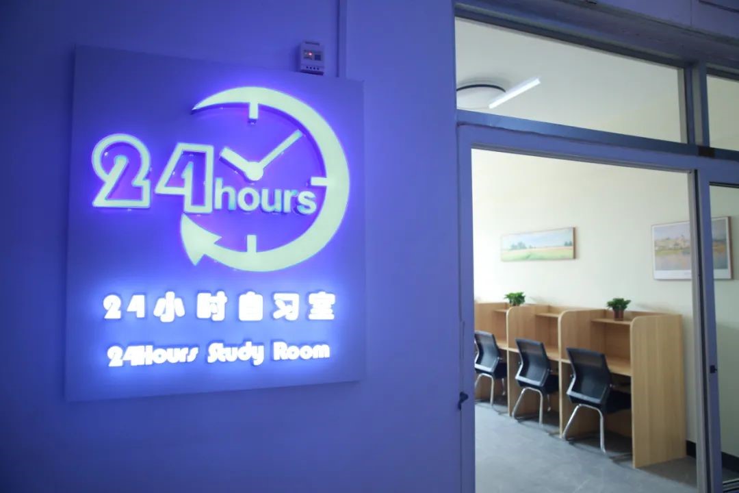 “面朝”大海，坐拥网红咖啡馆！大连一高校“精致生活”曝光，网友：太羡慕！