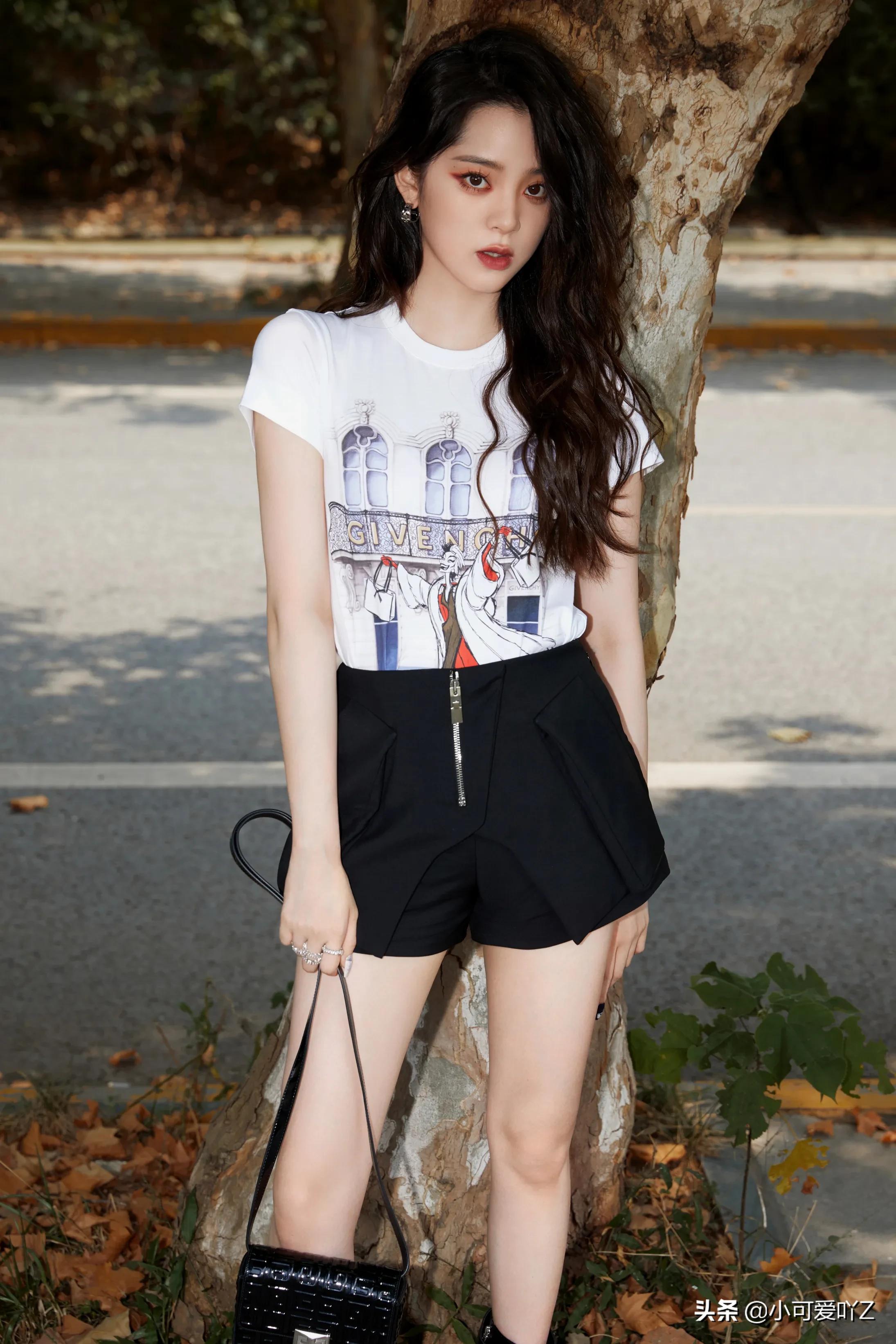 欧阳娜娜，火热的夏天，清凉酷酷的女孩