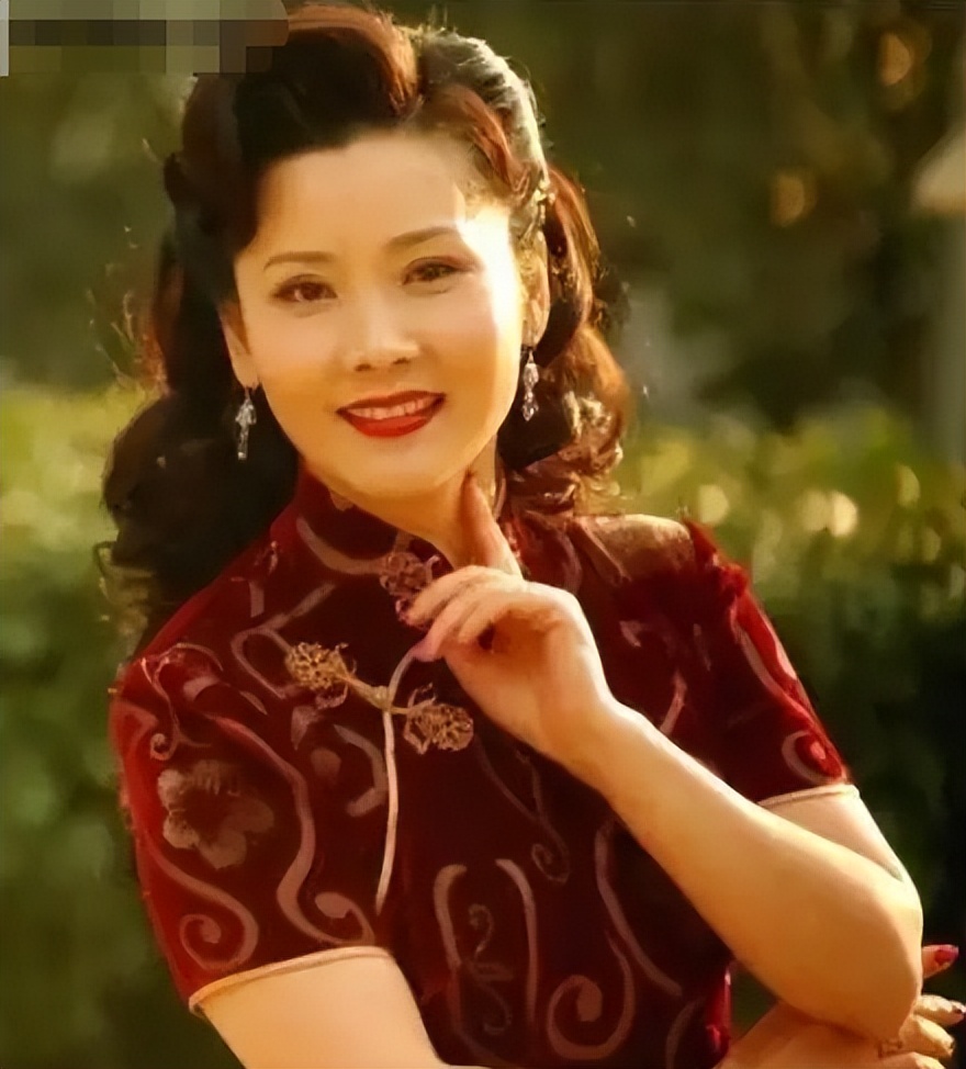 长着一张红颜祸水的脸，感情经历却洁白如纸，这12位女星太稀缺