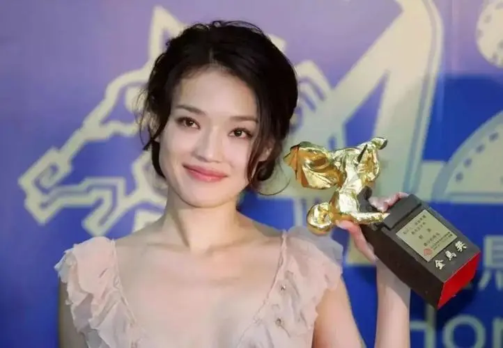 6位昔日女神白发照，刘晓庆成整容脸，叶倩文老得最自然