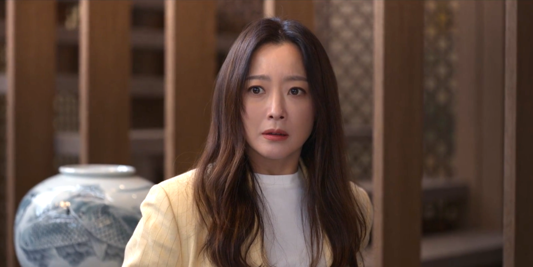 一下子放出8集，从头到尾都刺激，网飞突然奉上一部狗血新剧