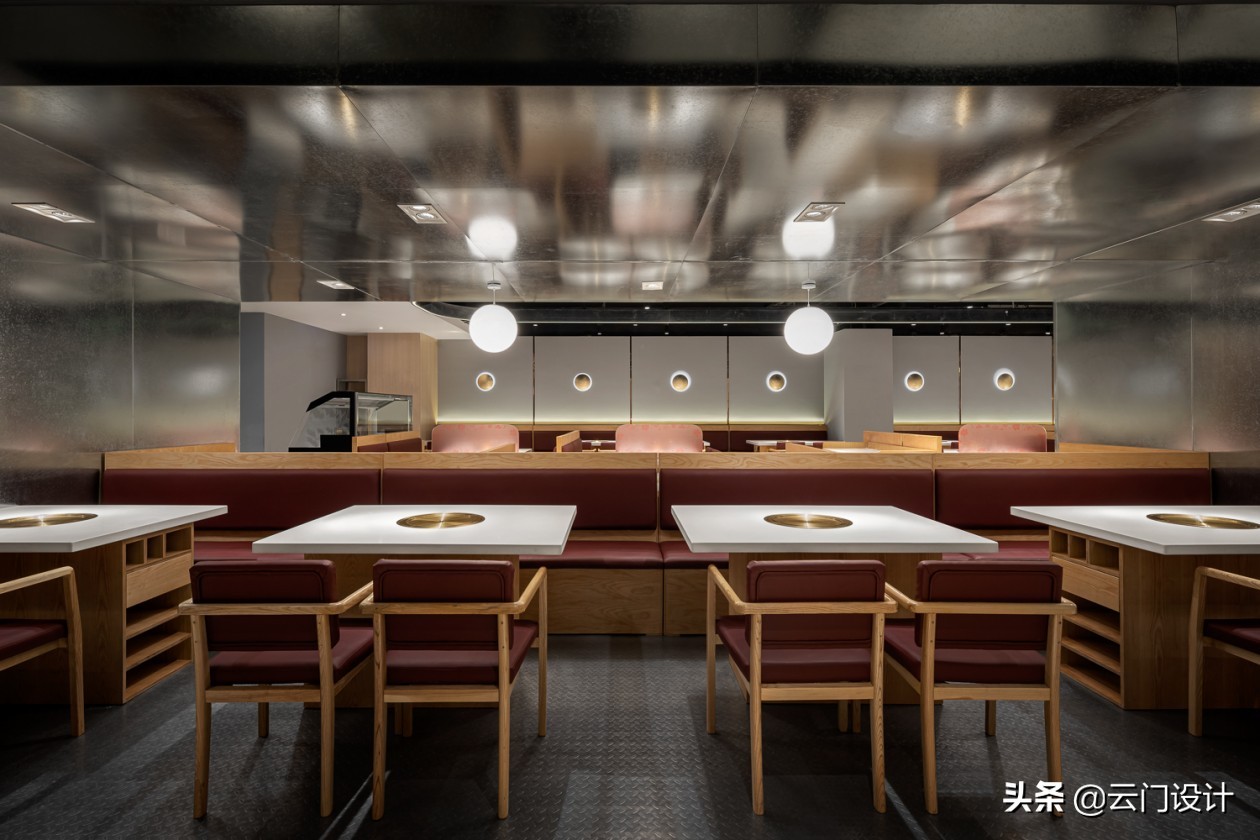 “石板鲜五花，焦香吃不腻”—剖析轻奢系-韩时烤肉餐厅升级设计