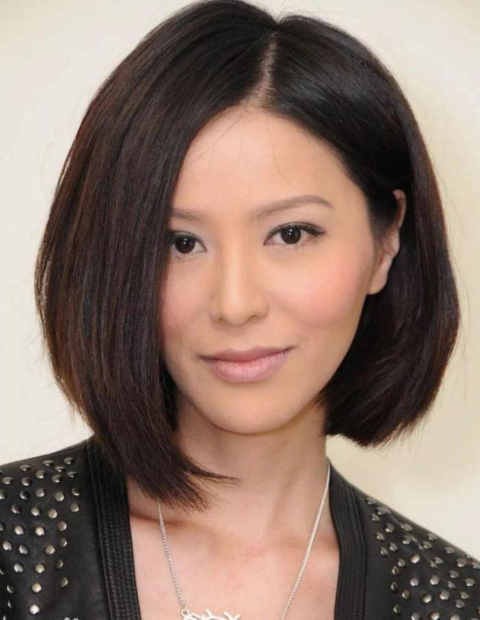 相恋9年被男友抛弃，曾经的港台风云人物，如今与老公恩恩爱爱