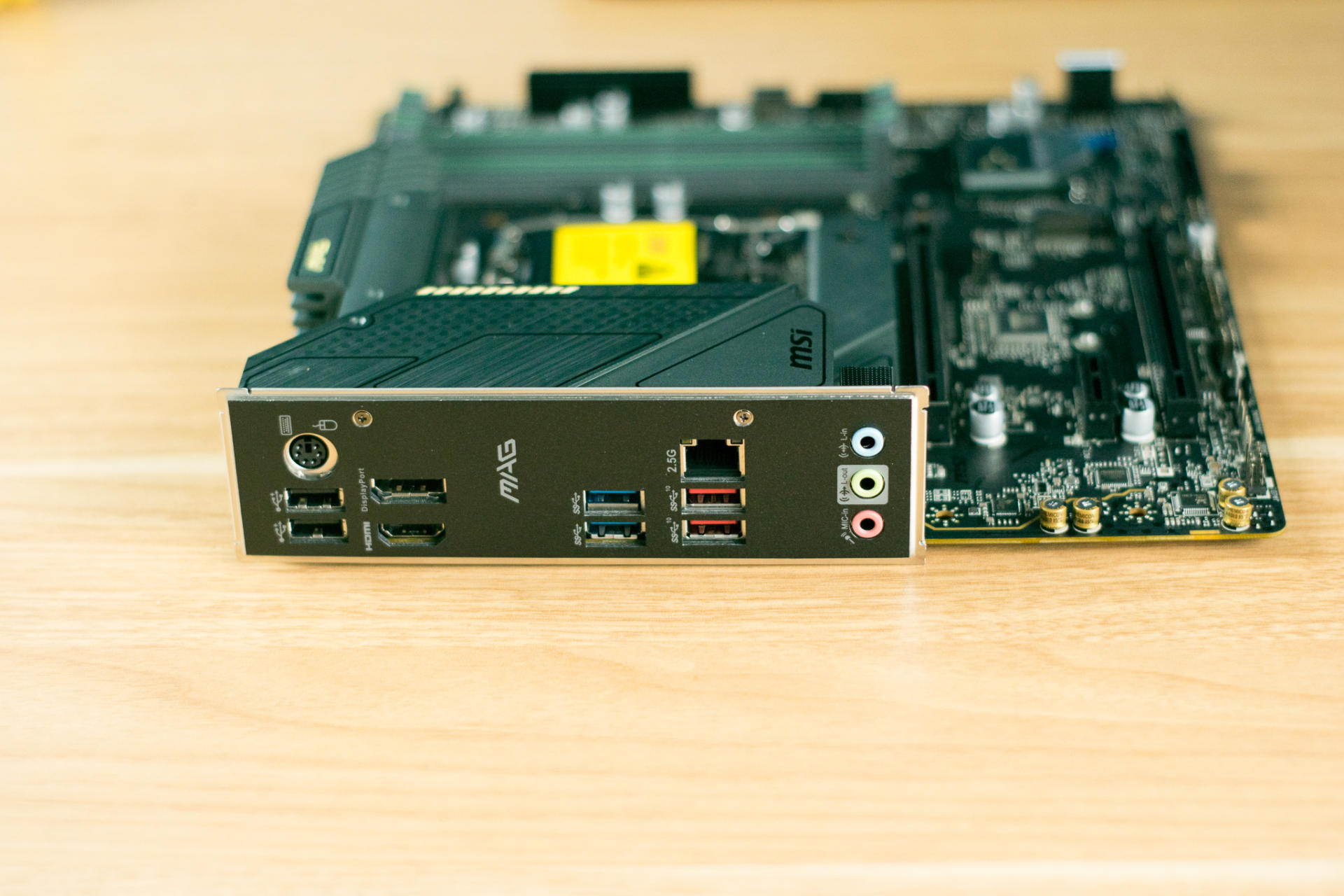 仅中国大陆特供，英特尔这CPU意图何在？i5-12490F+B660主板实测
