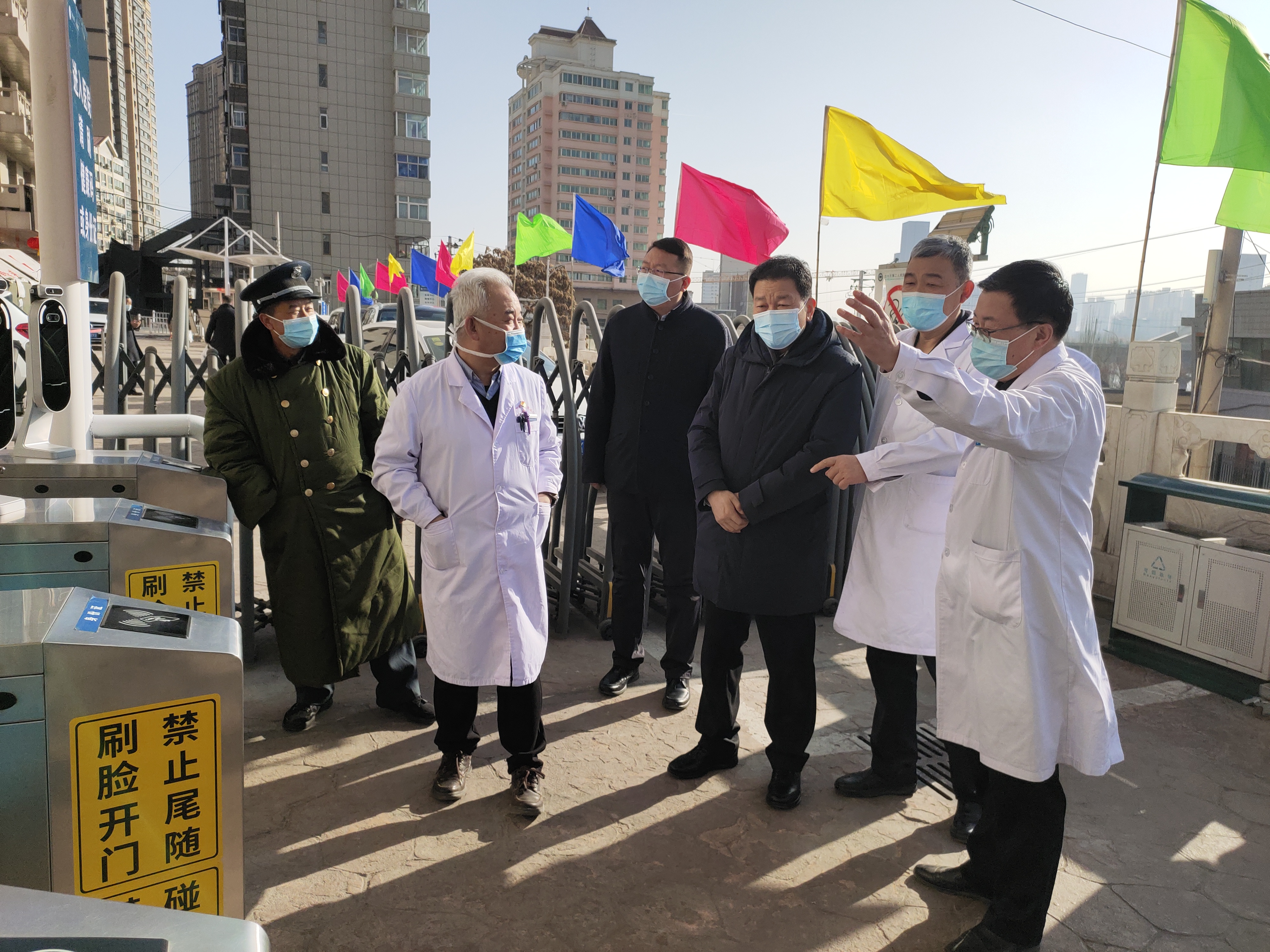 春节前夕兰州市卫健委党组书记、主任杨衍佑一行来我院慰问临床医务工作者