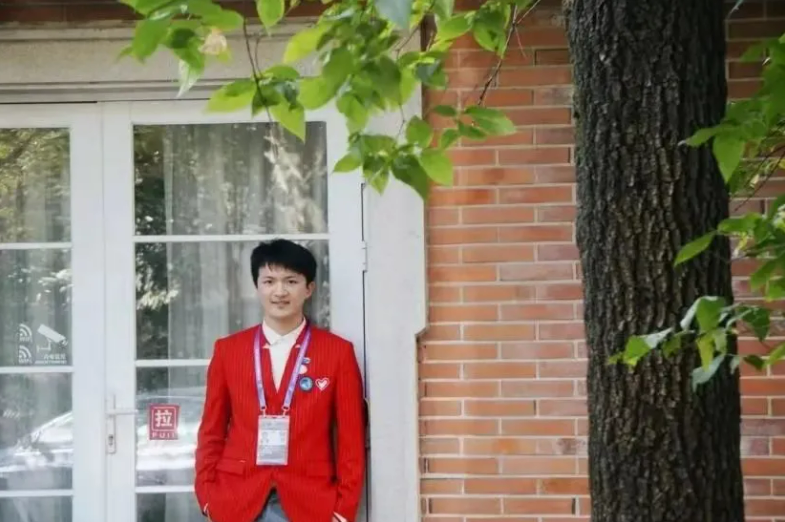 保研清华，出国深造，入职世界500强！这12位“硬核”学霸，来自同一大学！