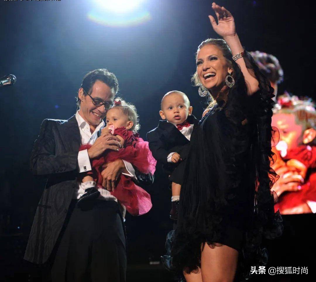 詹妮弗·洛佩兹与蝙蝠侠重温旧爱，六度订婚的她坐拥豪宅钻戒无数