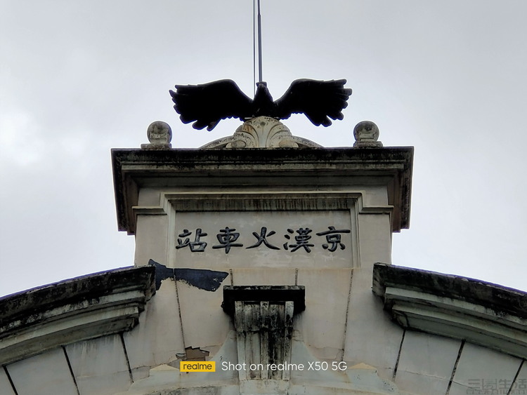 系统升级会“负优化”拍照？我们测了两台手机