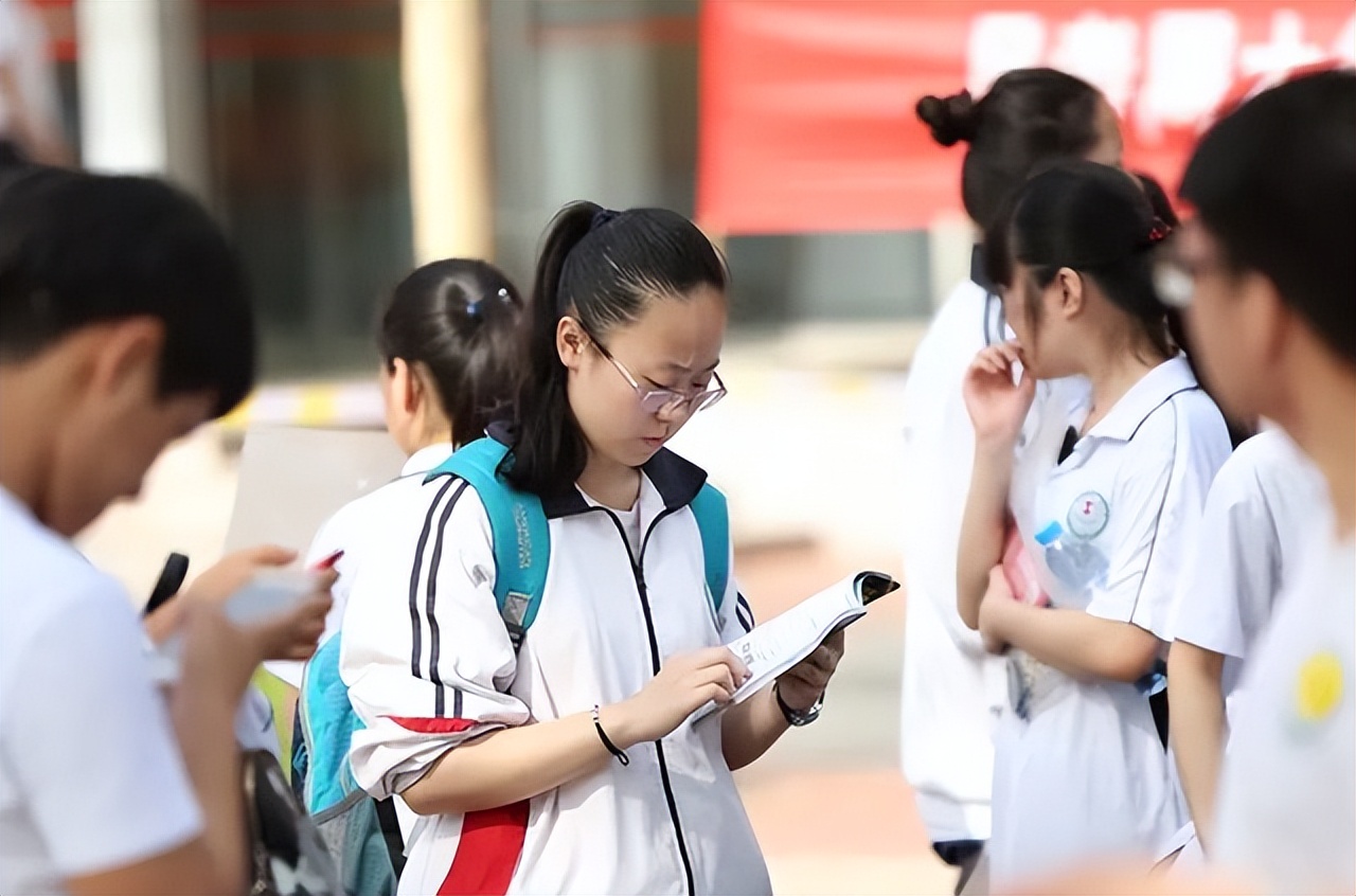 高考时间出炉，多地区采取新高考模式，家长纷纷为孩子发愁