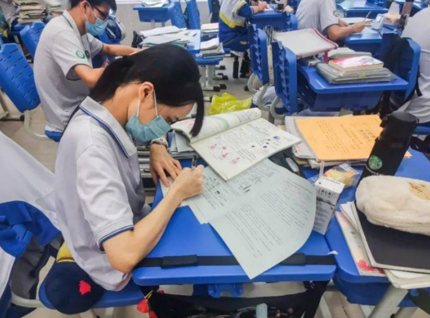 高考成绩和模拟考成绩相差多少？学姐说出答案，家长松了口气