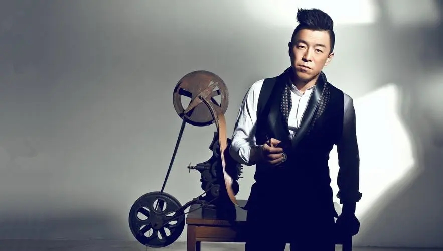 他们真的是同年人吗？他们告诉我们什么叫“同年不同脸”