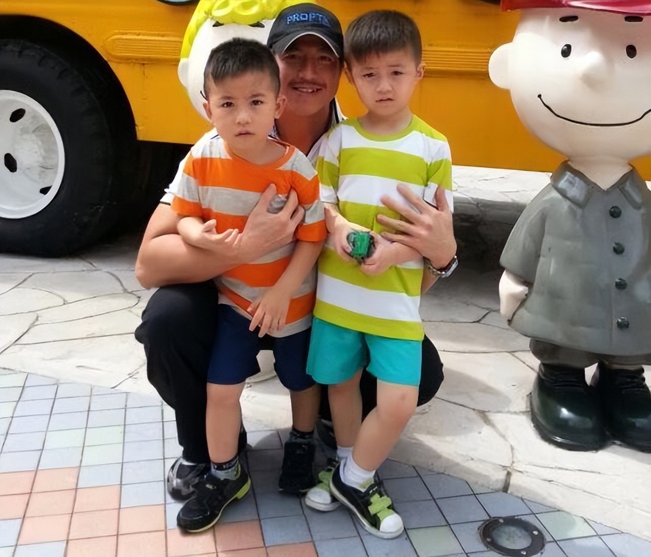 无悔照顾2个自闭儿！TVB前男星历尽坎坷，最大心愿是儿子独立生活