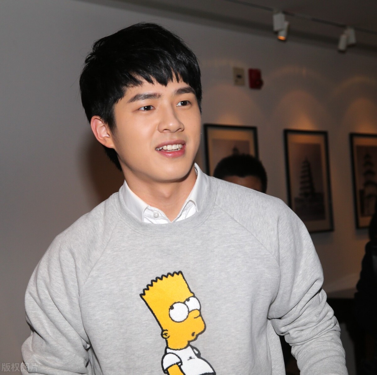 刘昊然该出没了