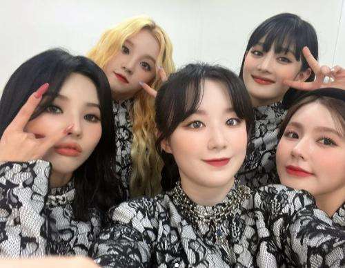 时隔一年五人组gidle终于登台叶舒华表现出彩