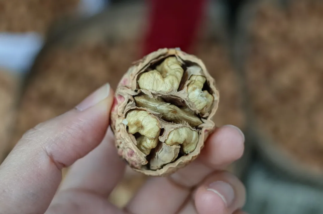 飘了,反套路的“硬核市集”给我找到了