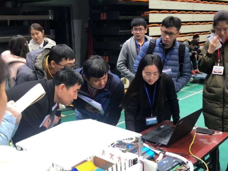 华为这次的选择比较“刁钻”，签约三所双非院校，且均来自湖北省