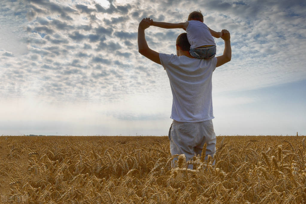 父亲节读古诗,这十首古诗词,彰显父亲伟大的形象,读完为之动容