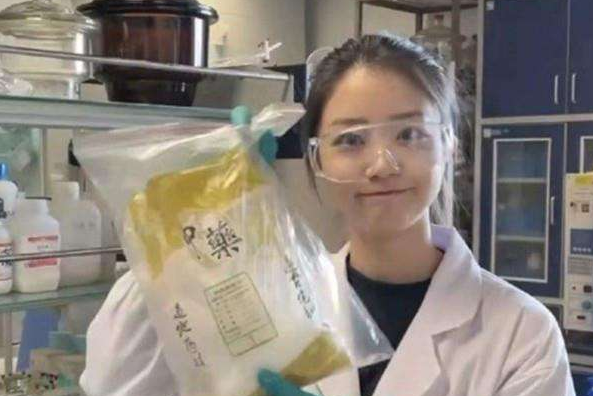 清华美女博士走红，号称“小石原里美”，每段学习经历都与众不同