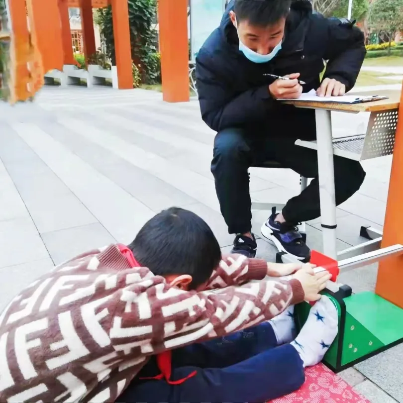 成都高新区中和小学开展学生体质测试工作