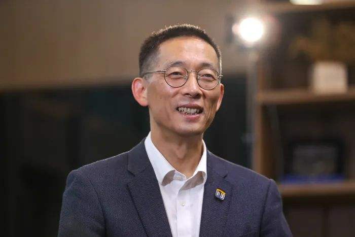 施一公错在哪儿？其演讲与有神论没有一点儿关系吗？