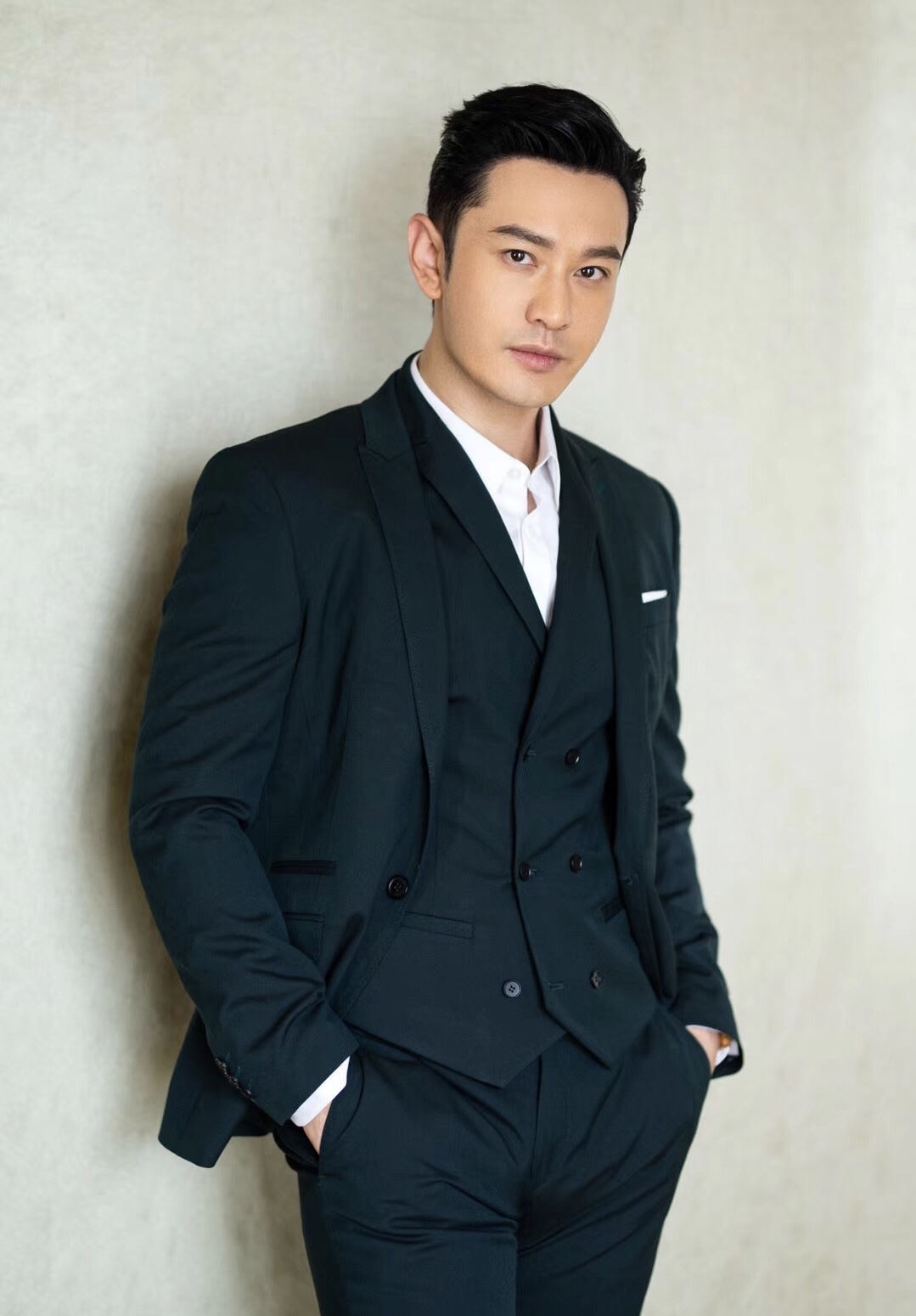 黄晓明之母张素霞：挽救过儿子的婚姻，现在她的心最痛