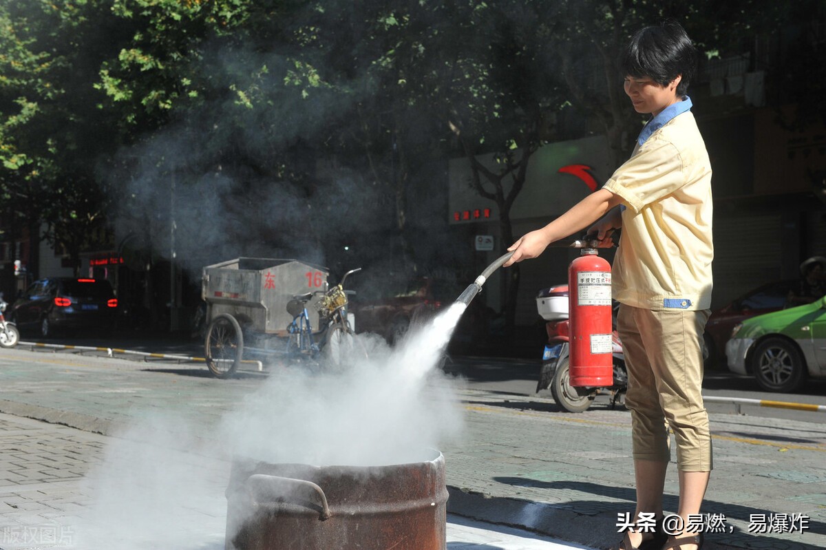 二氧化碳灭火器适用于什么灭火（科普关于灭火器的小知识）