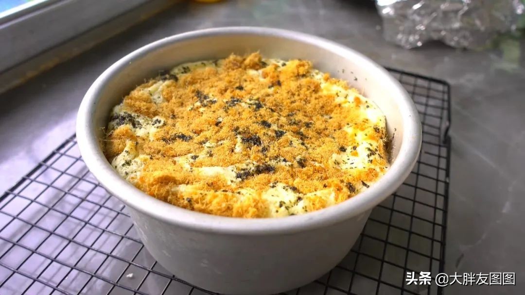 蒸蛋糕详细做法，松软有弹性的蛋糕自己做，撒上肉松和紫菜真香