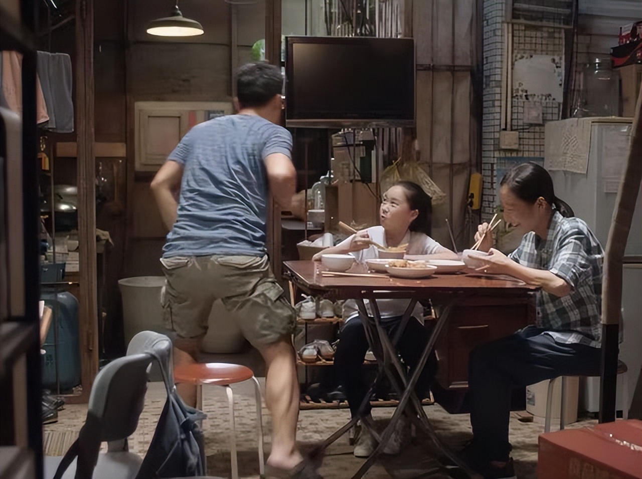 求求编剧下乡吧！国产剧里的“穷人”，为什么一个比一个有钱？