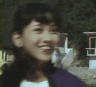 赵雅芝、高圆圆、贾静雯、余男、林青霞，同是红裙，韵味各不相同