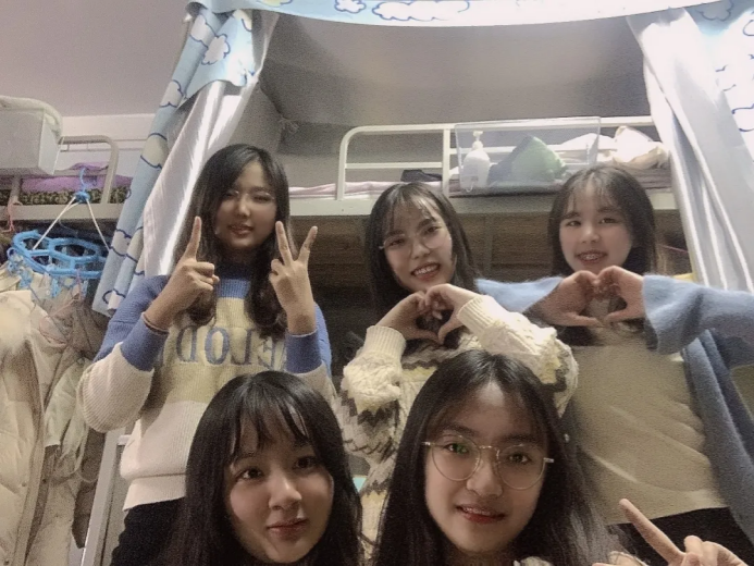 湖北又现4个“超强”学霸寝室：16人进入名校读研，1人签约上市公司！